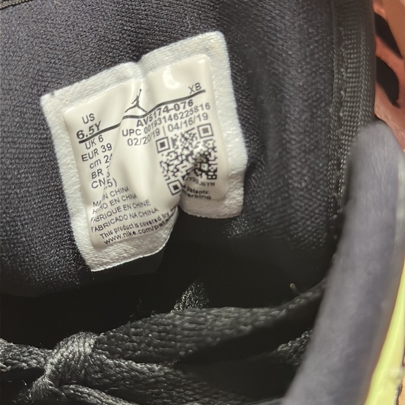 Kids Air Jordan Mid Multicolor - Picture 10 of 10